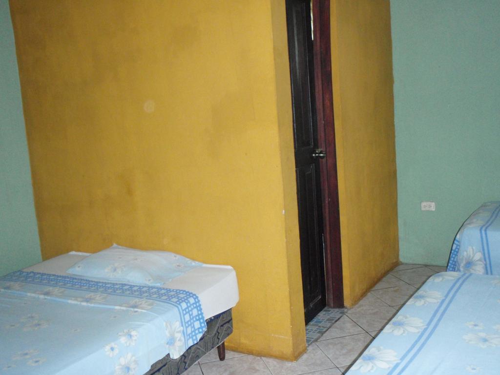 Guest House Posada Ixchel El Remate Room photo