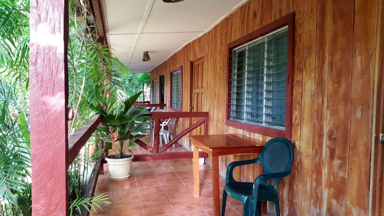 Guest House Posada Ixchel El Remate Exterior photo